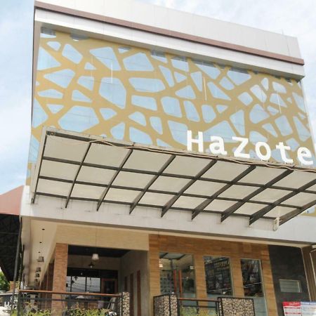 Hazotel Semarang Buitenkant foto