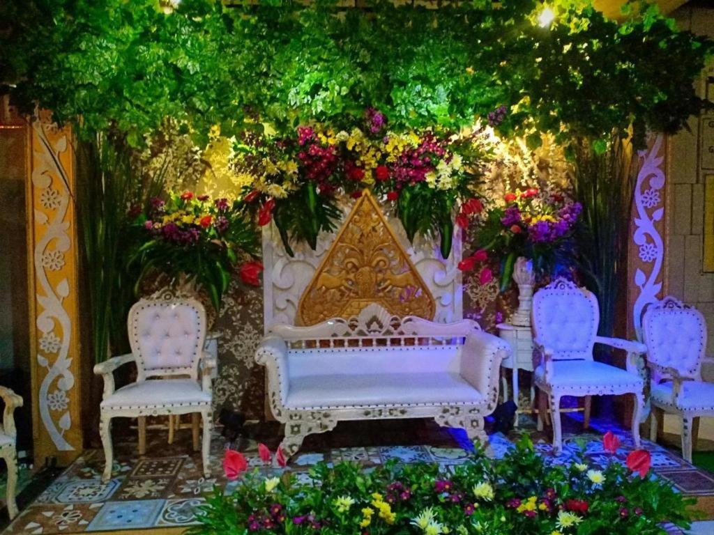 Hazotel Semarang Buitenkant foto