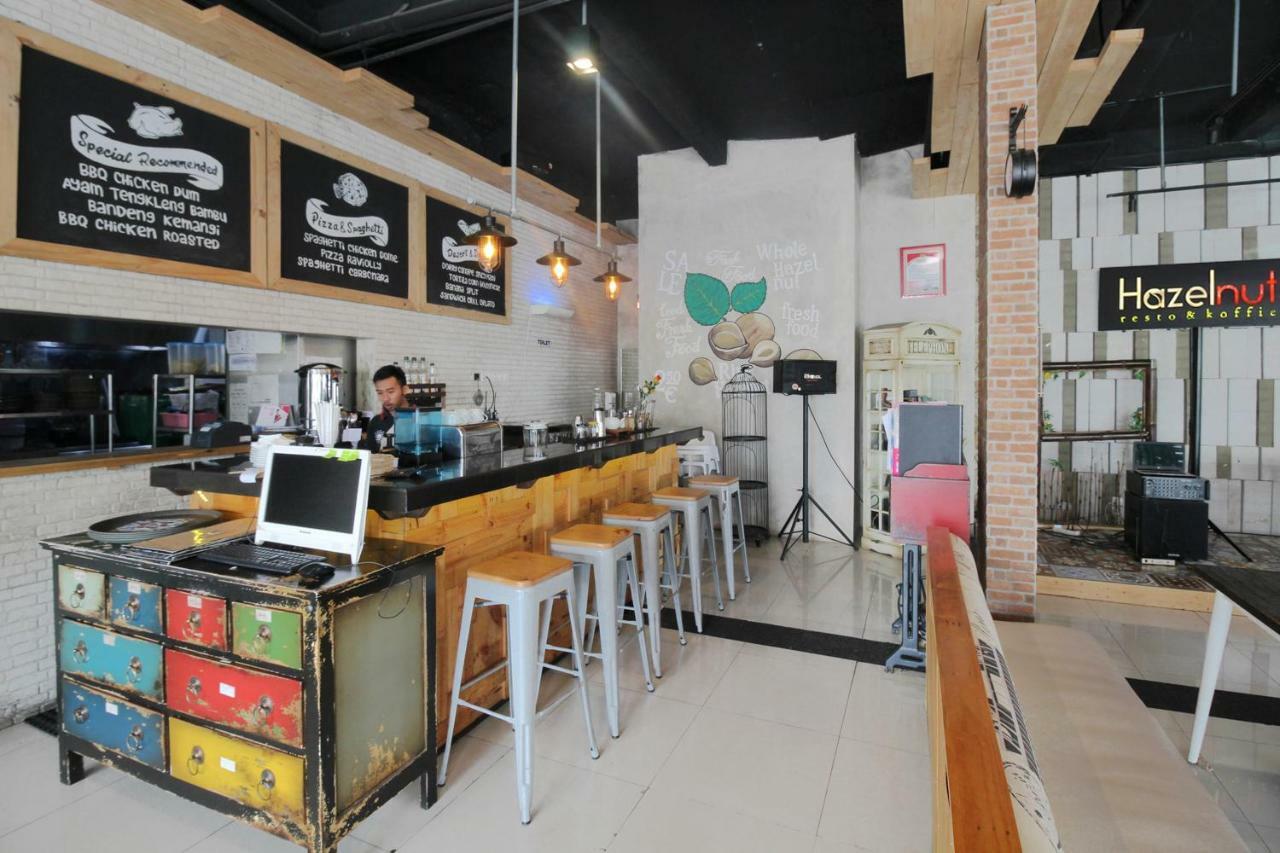 Hazotel Semarang Buitenkant foto